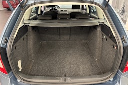 Harmaa Skoda OCTAVIA 2012 kuva 30.