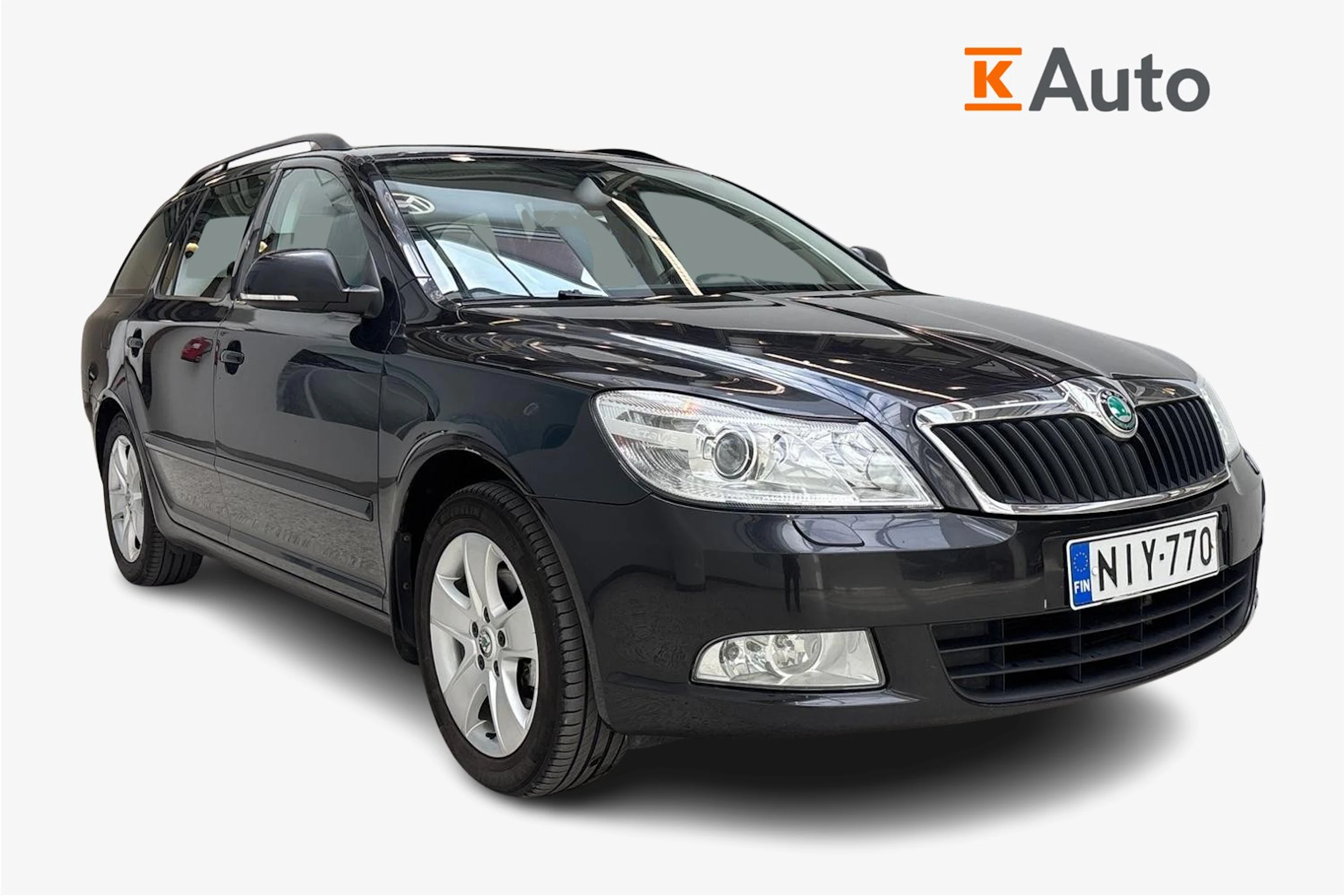 Musta Skoda OCTAVIA 2012 kuva 1.