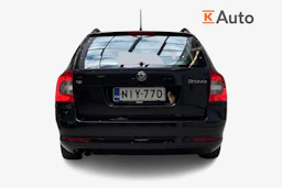 Musta Skoda OCTAVIA 2012 kuva 3.