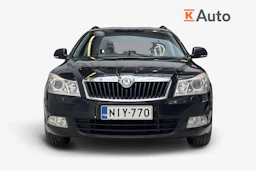 Musta Skoda OCTAVIA 2012 kuva 4.
