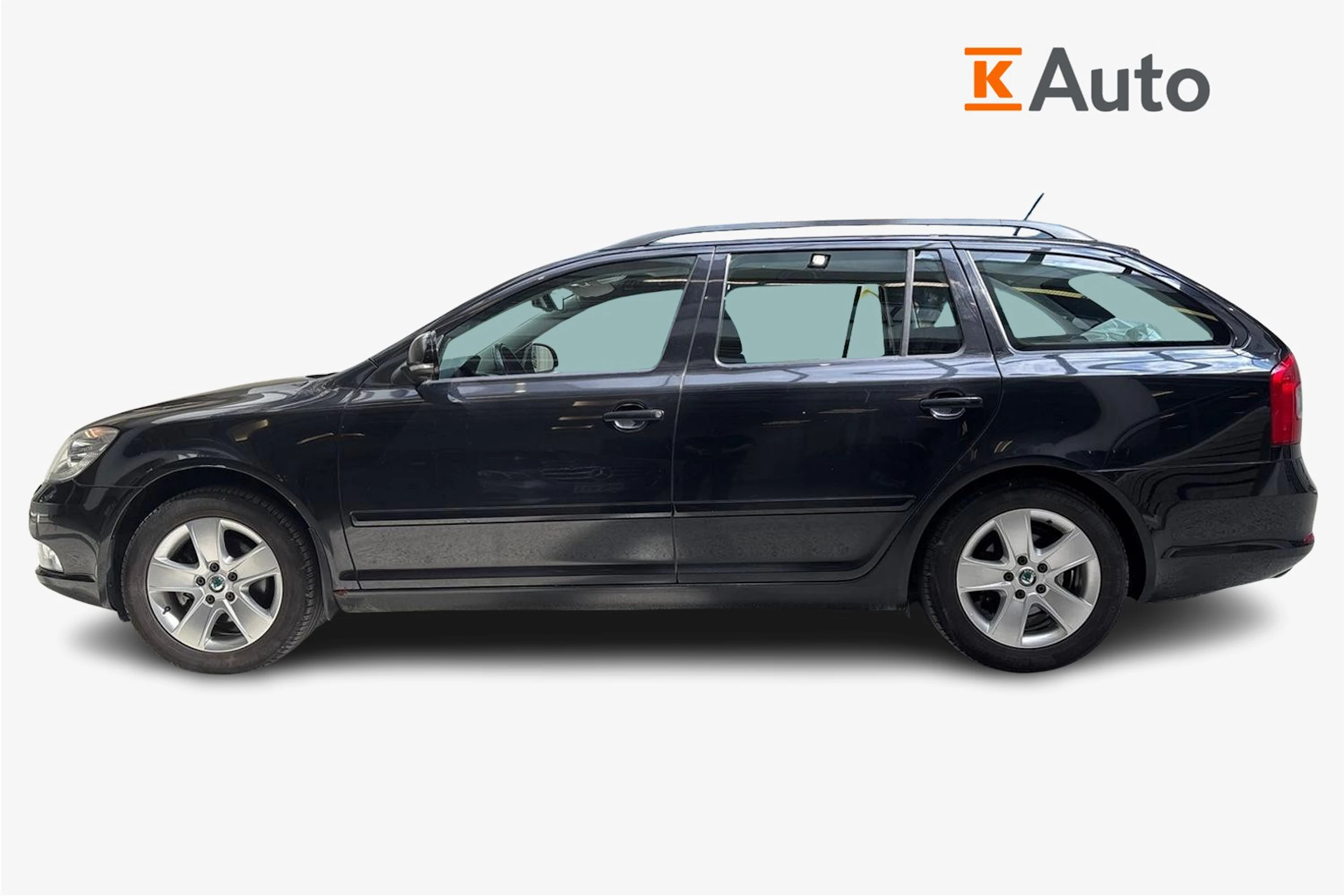 Musta Skoda OCTAVIA 2012 kuva 5.