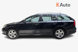 Musta Skoda OCTAVIA 2012 kuva 5.