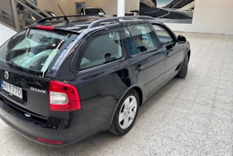Musta Skoda OCTAVIA 2012 kuva 20.