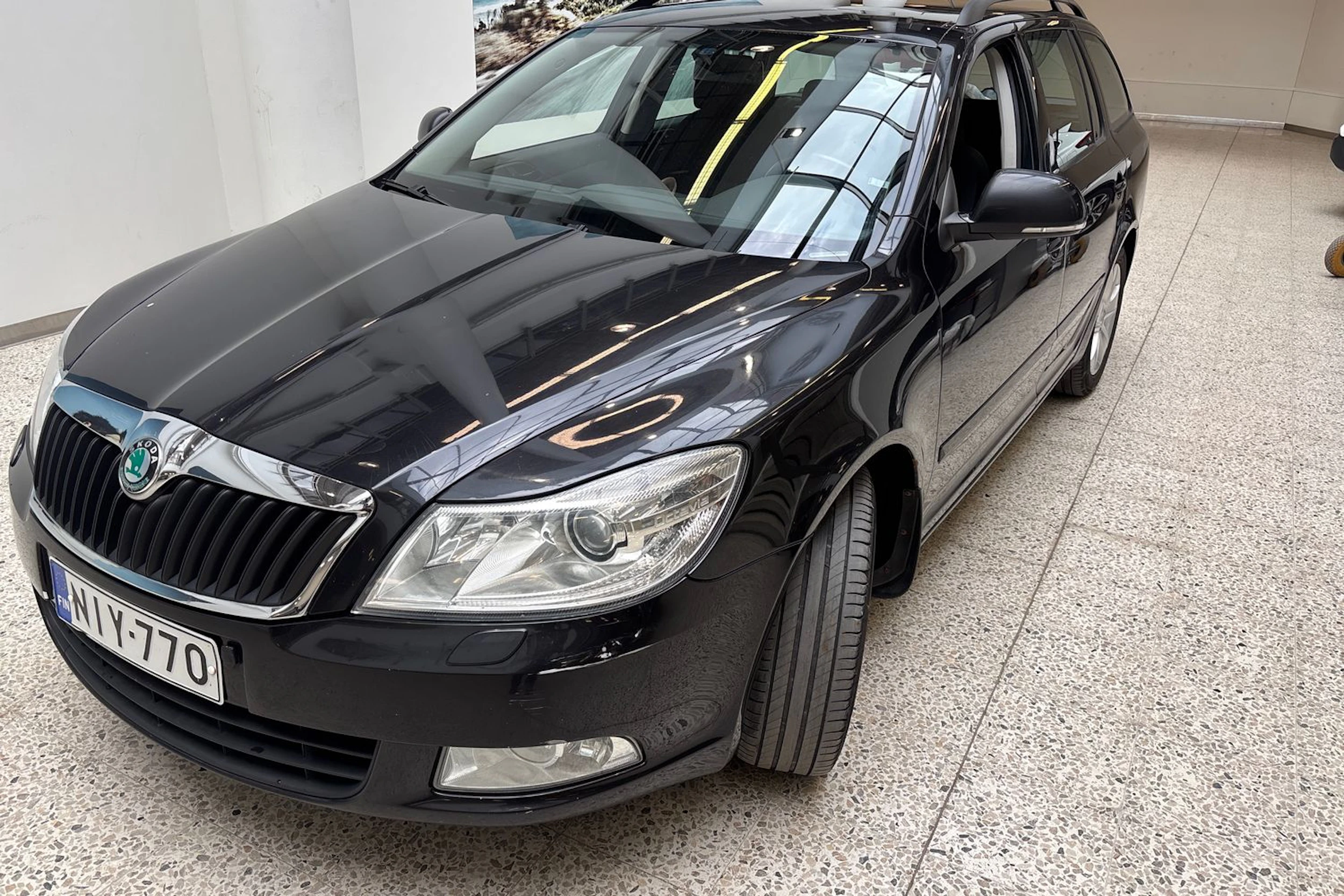 Musta Skoda OCTAVIA 2012 kuva 25.