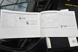 Musta Skoda OCTAVIA 2012 kuva 34.