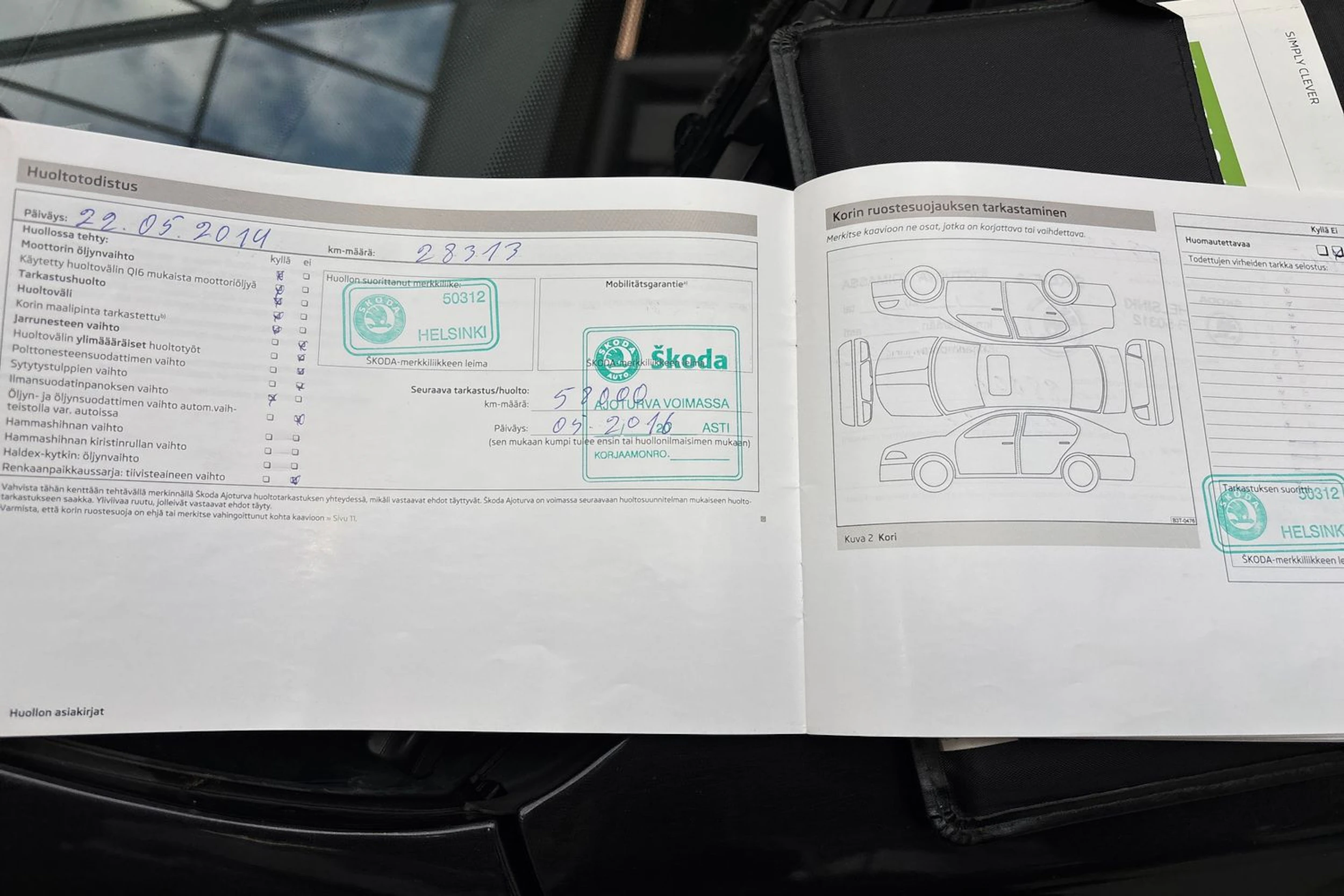 Musta Skoda OCTAVIA 2012 kuva 39.