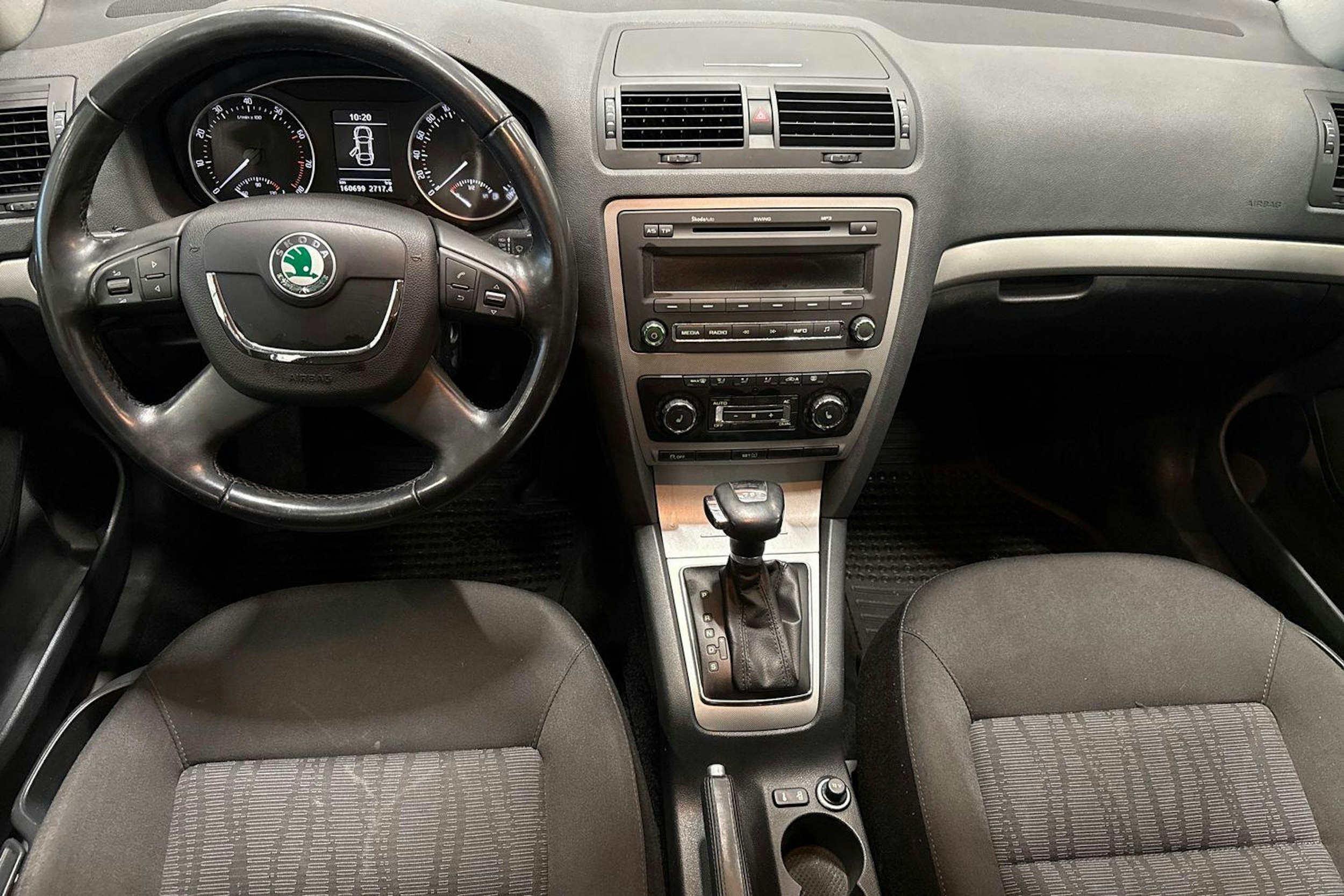 ruskea (beige) Skoda Octavia 2013 kuva 9.