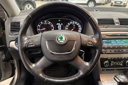 ruskea (beige) Skoda Octavia 2013 kuva 17.