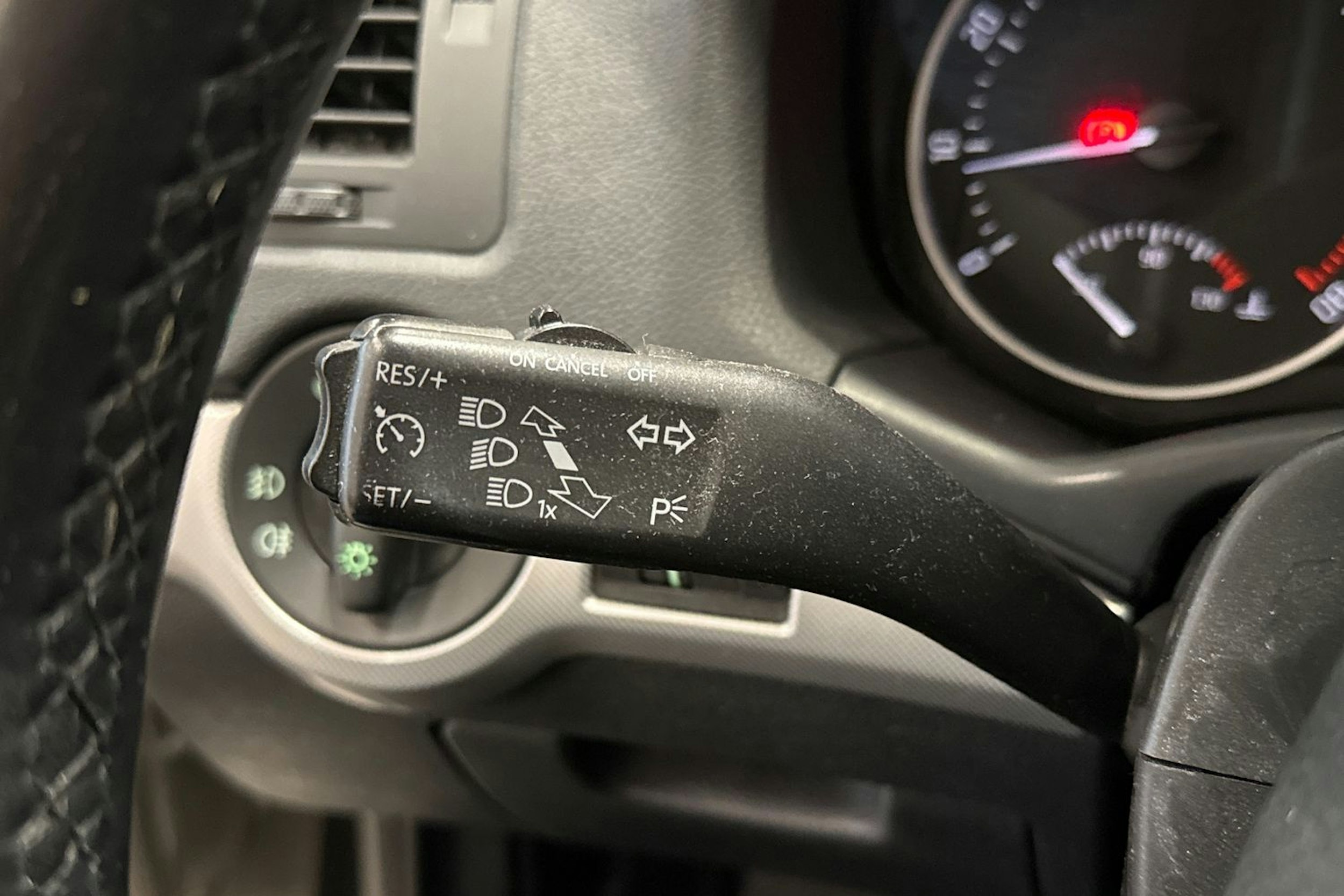 ruskea (beige) Skoda Octavia 2013 kuva 20.