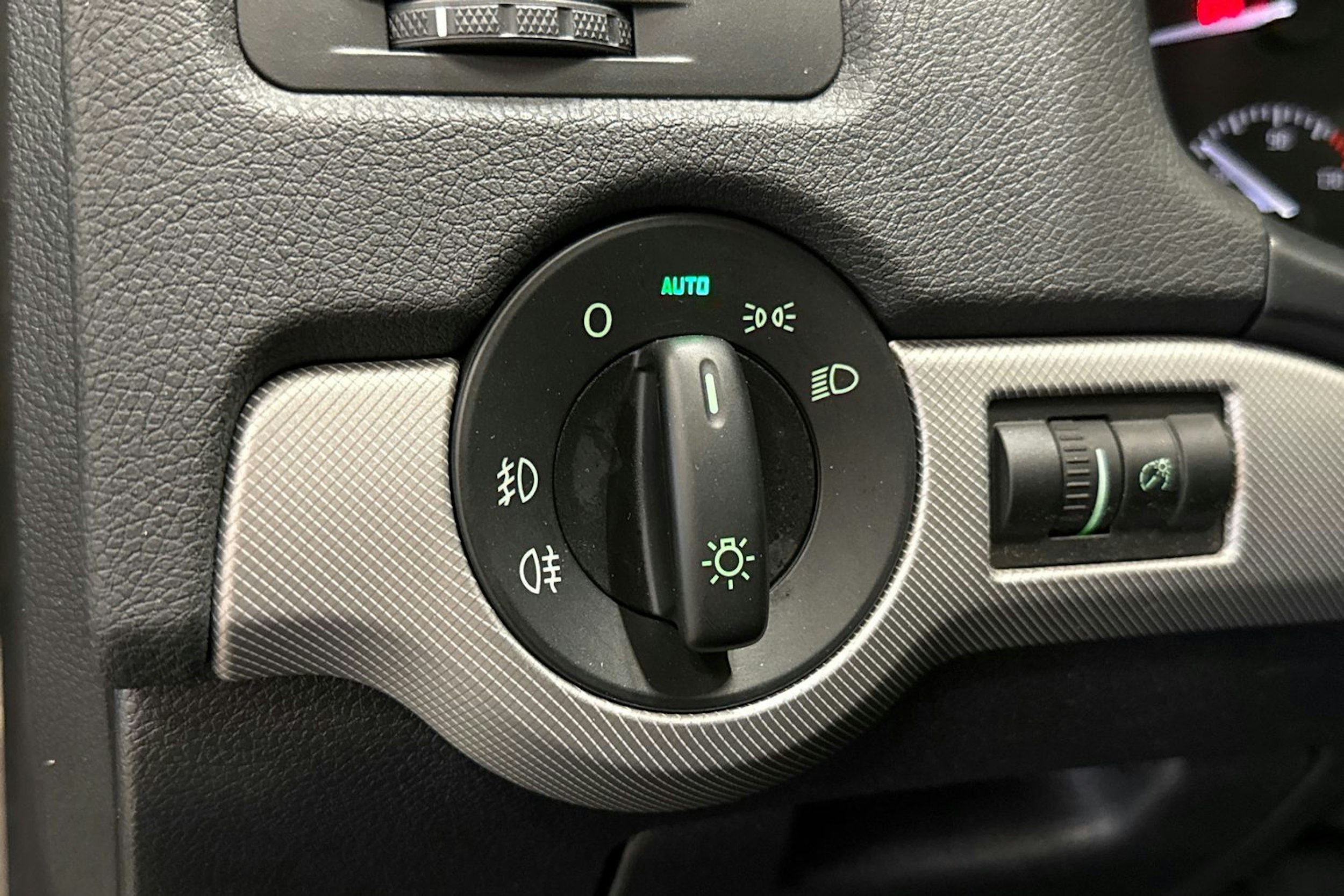 ruskea (beige) Skoda Octavia 2013 kuva 21.