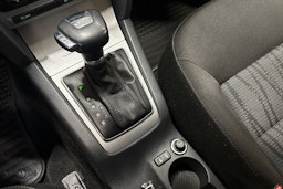 ruskea (beige) Skoda Octavia 2013 kuva 24.