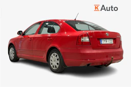 punainen Skoda Octavia 2012 kuva 3.