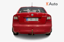 punainen Skoda Octavia 2012 kuva 4.