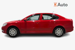 punainen Skoda Octavia 2012 kuva 7.