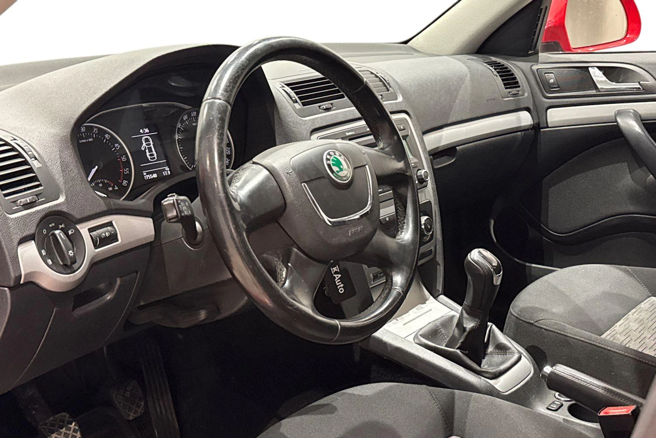 punainen Skoda Octavia 2012 kuva 8.