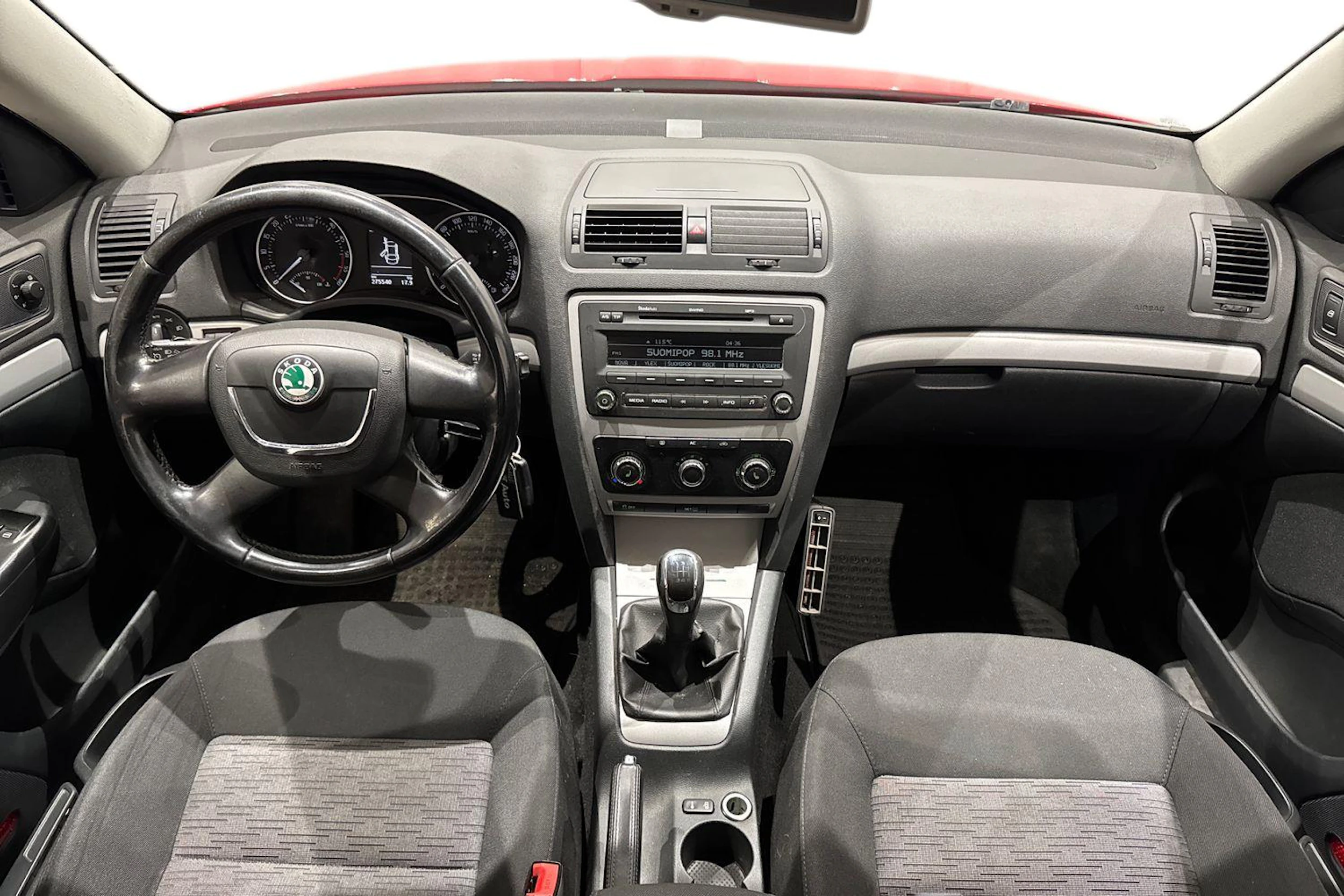punainen Skoda Octavia 2012 kuva 9.