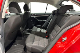 punainen Skoda Octavia 2012 kuva 11.