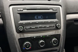 punainen Skoda Octavia 2012 kuva 20.