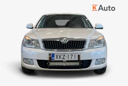 valkoinen Skoda Octavia 2012 kuva 5.