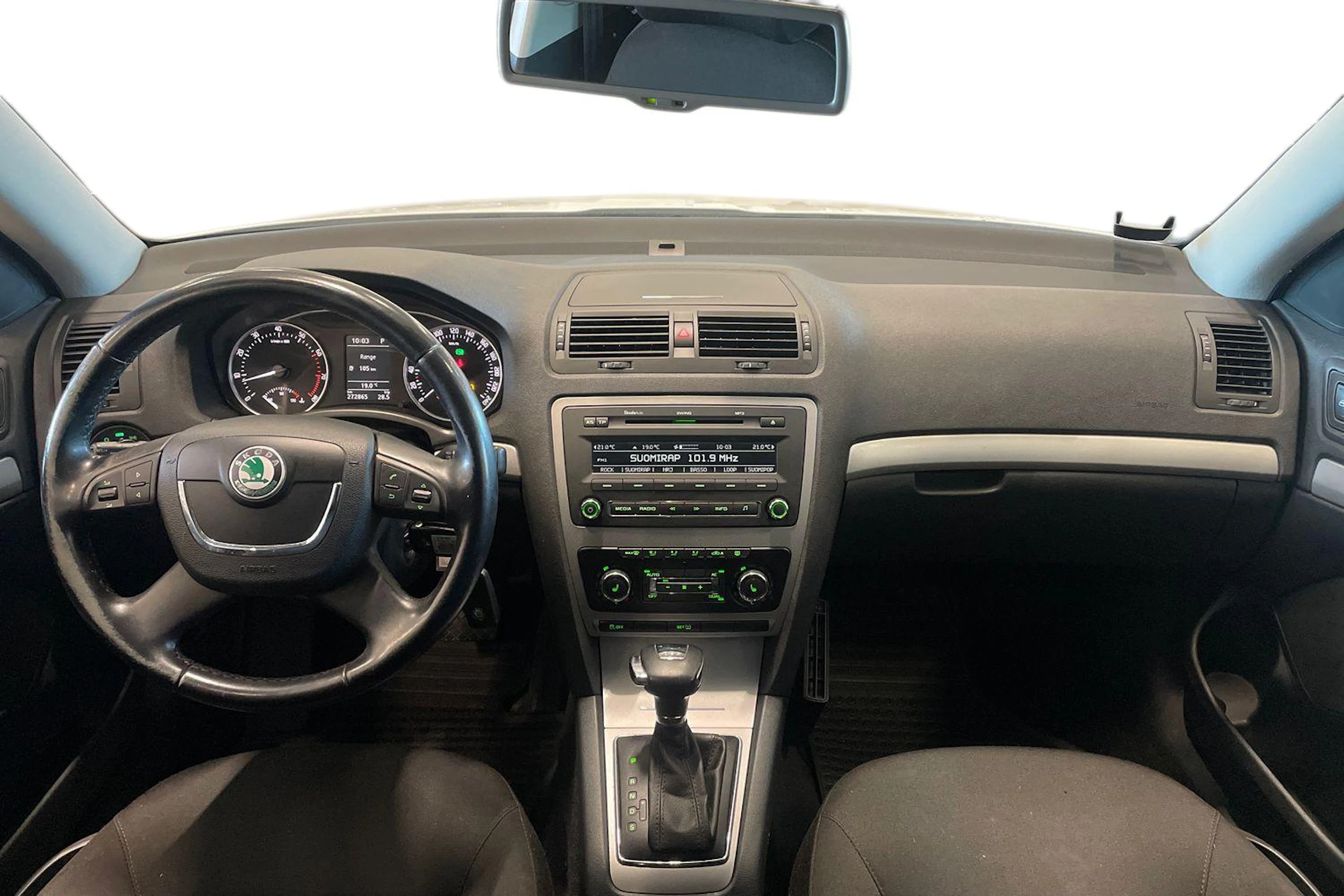 valkoinen Skoda Octavia 2012 kuva 9.