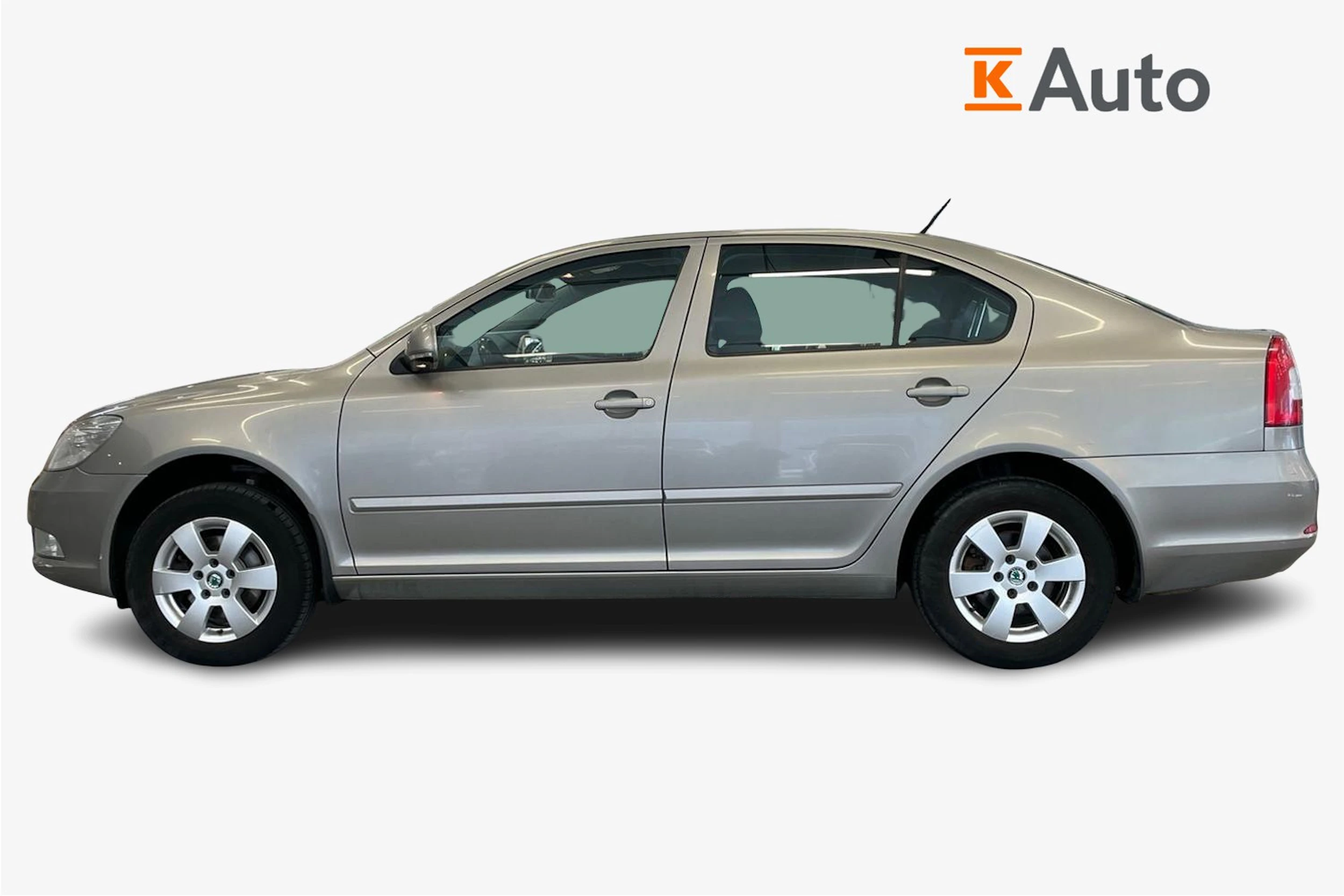 ruskea (beige) Skoda Octavia 2012 kuva 5.