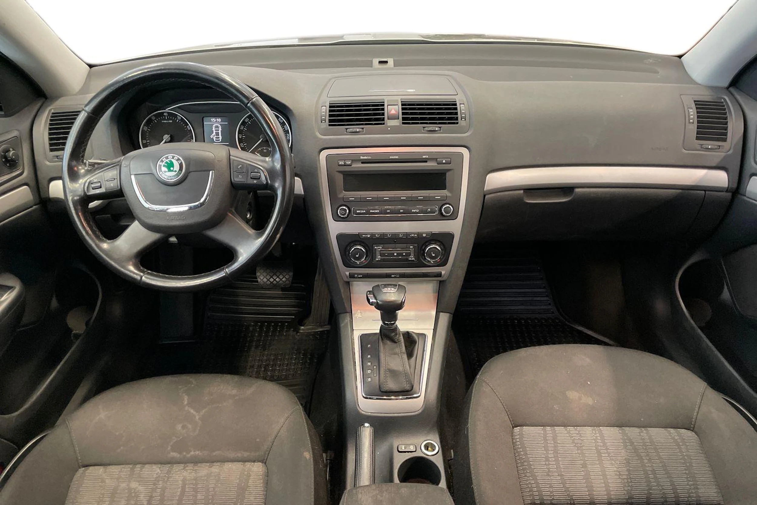 ruskea (beige) Skoda Octavia 2012 kuva 7.