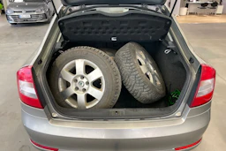 ruskea (beige) Skoda Octavia 2012 kuva 15.