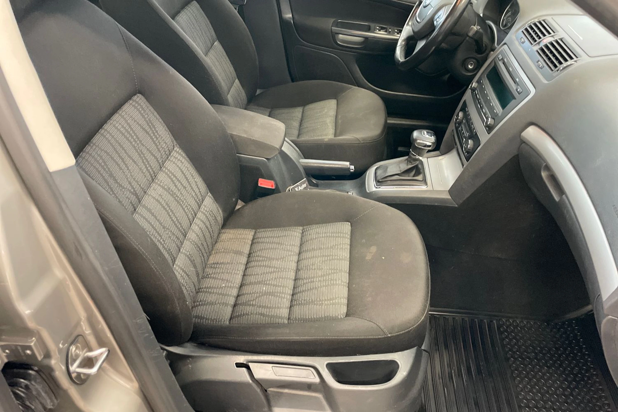 ruskea (beige) Skoda Octavia 2012 kuva 16.