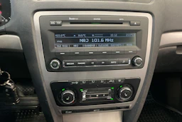 ruskea (beige) Skoda Octavia 2012 kuva 18.