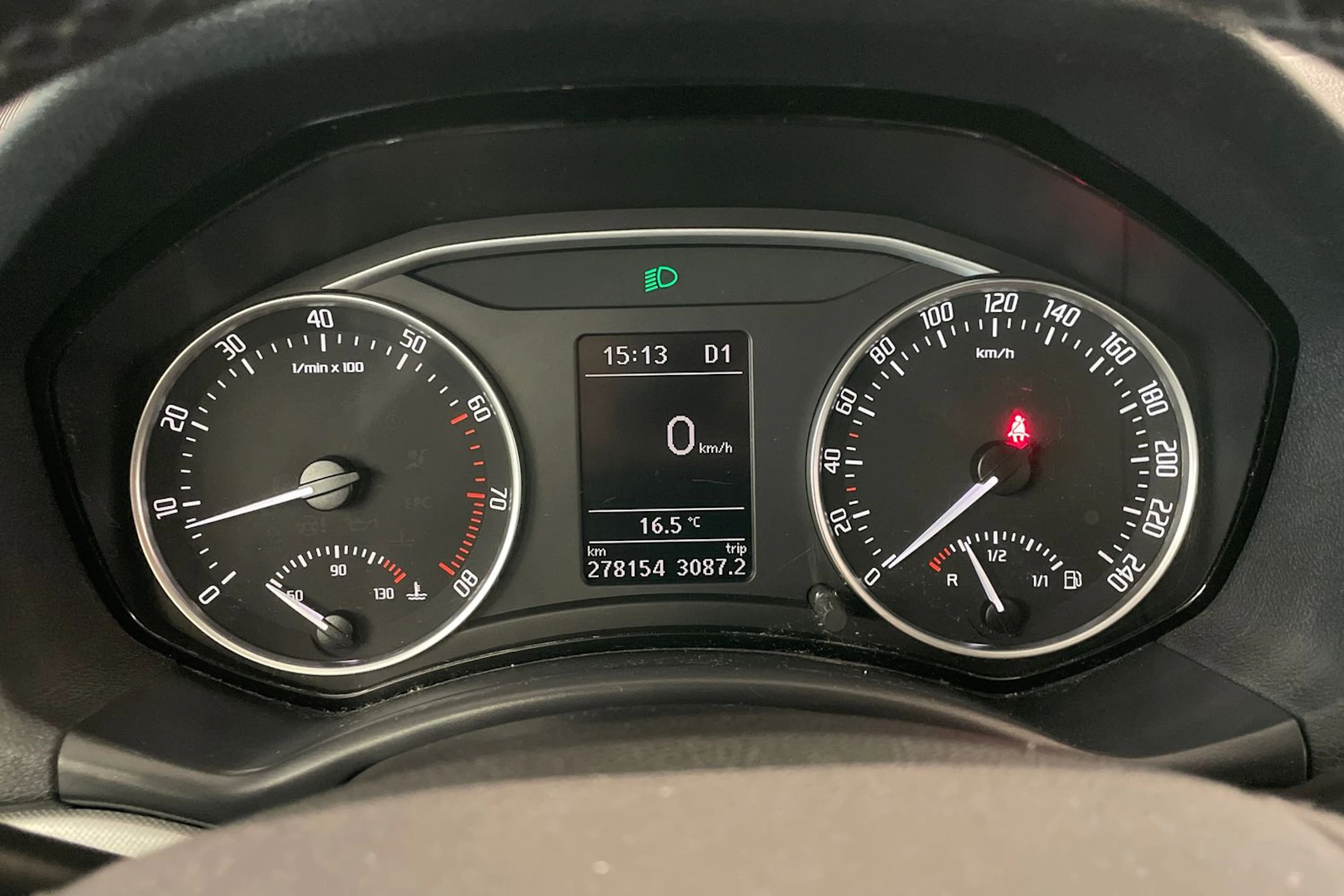 ruskea (beige) Skoda Octavia 2012 kuva 21.