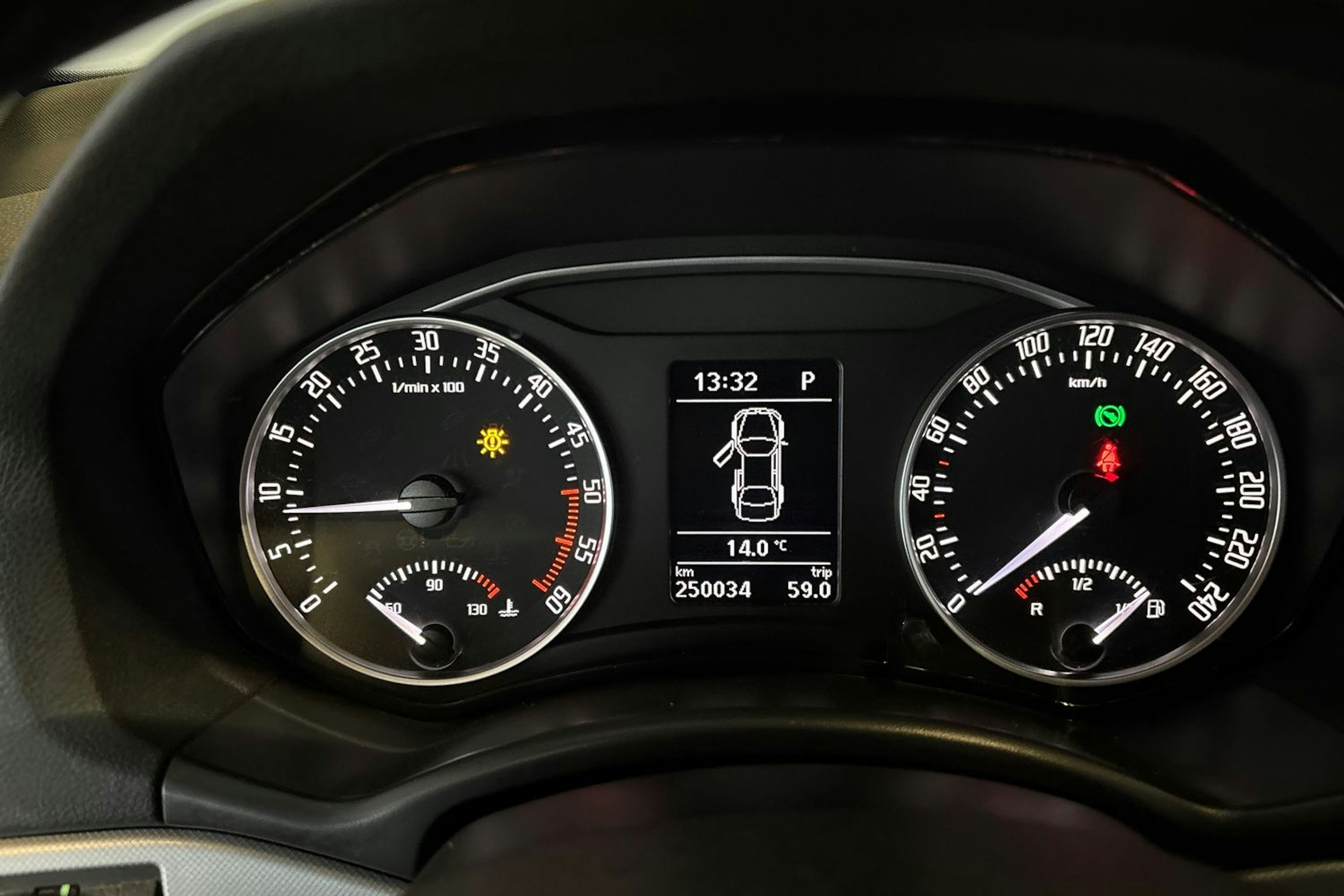 Musta Skoda OCTAVIA 2012 kuva 14.