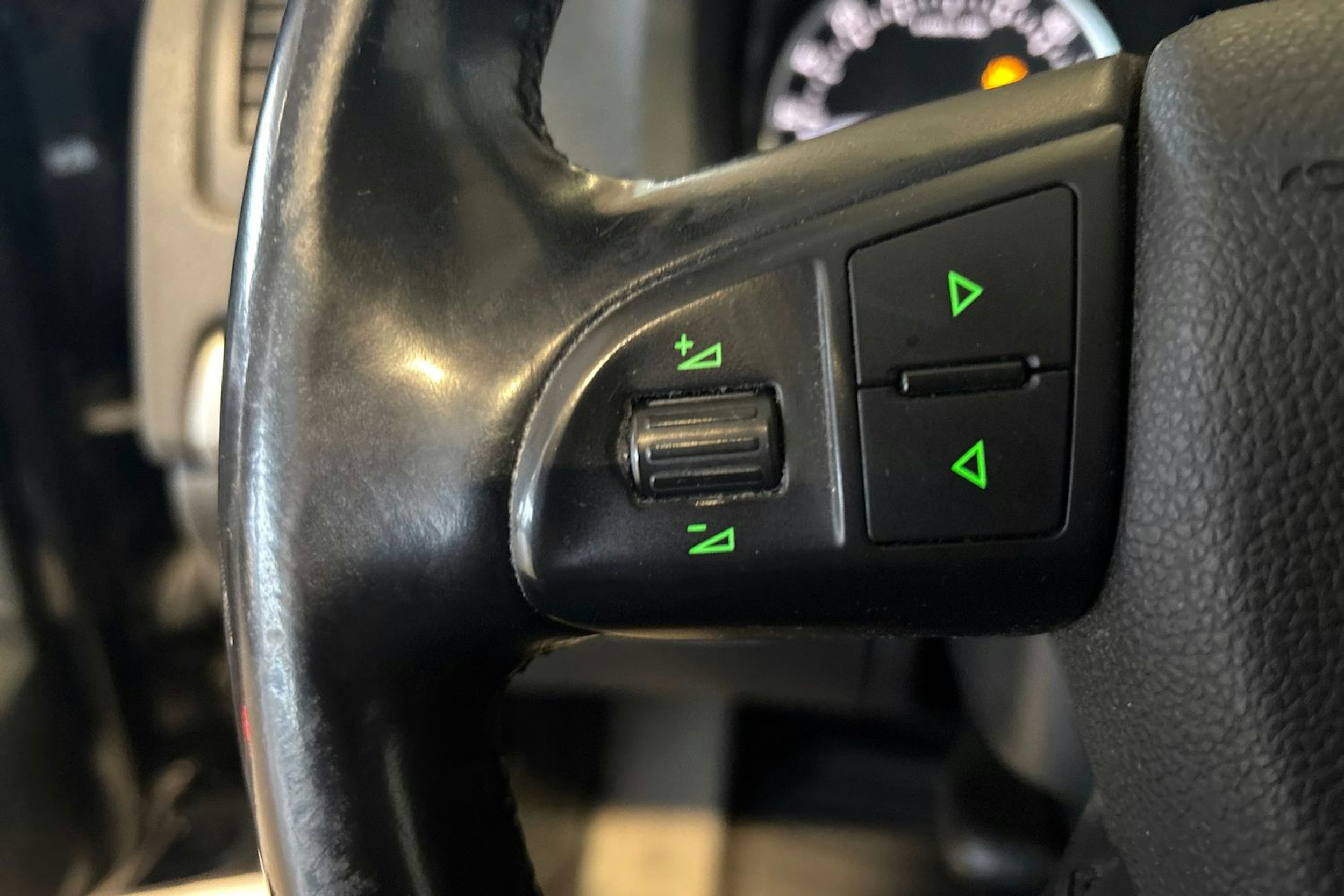 Musta Skoda OCTAVIA 2012 kuva 15.