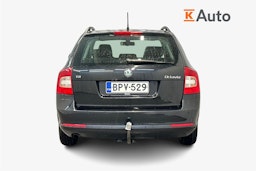 musta Skoda Octavia 2013 kuva 3.