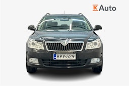 musta Skoda Octavia 2013 kuva 5.