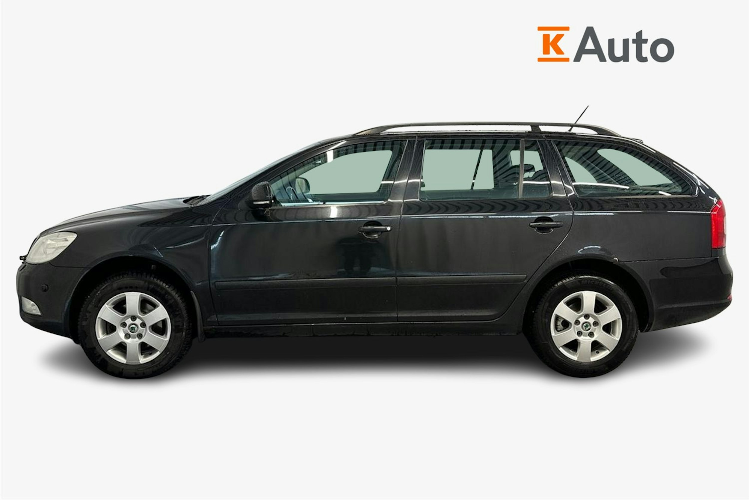musta Skoda Octavia 2013 kuva 6.