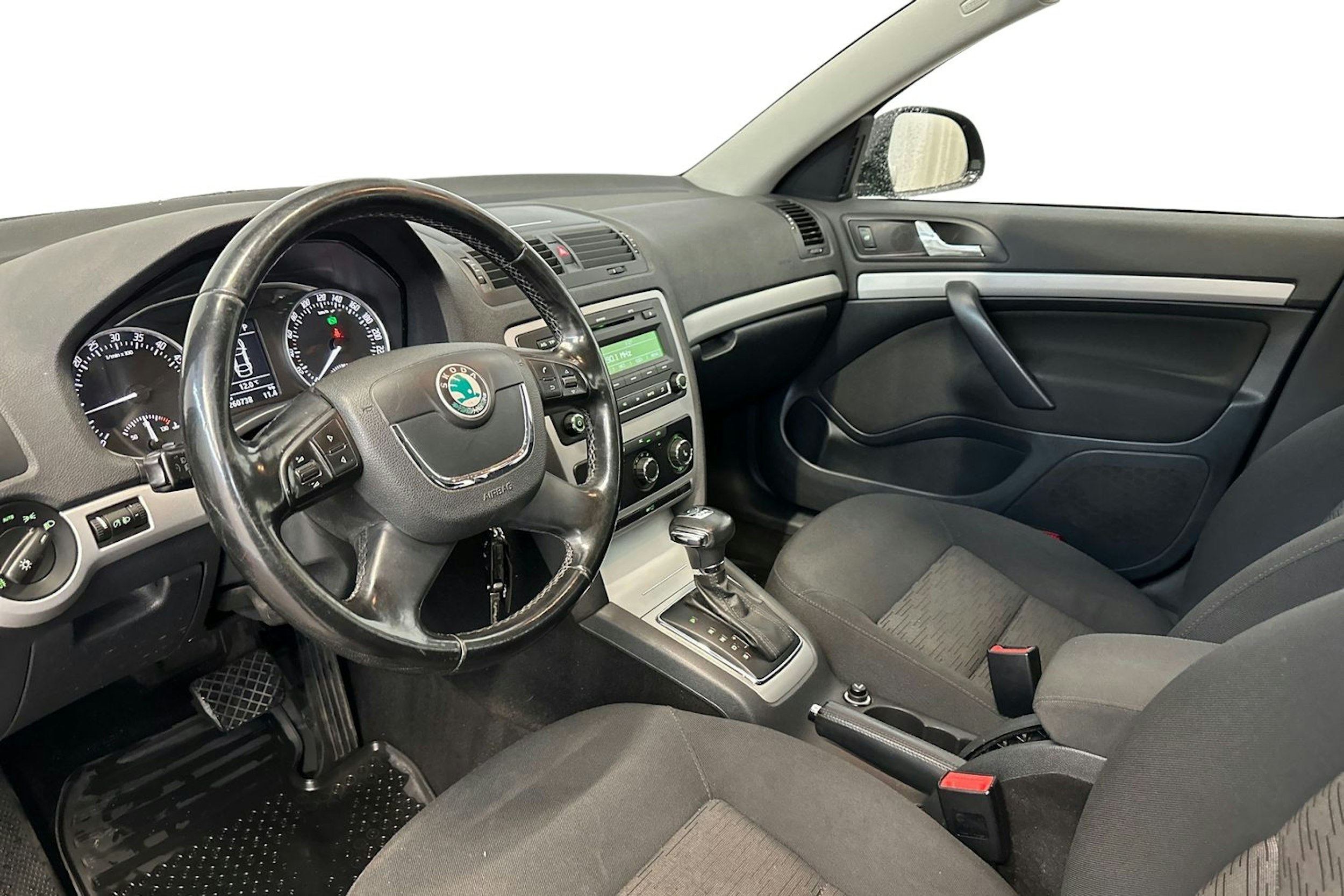 musta Skoda Octavia 2013 kuva 7.