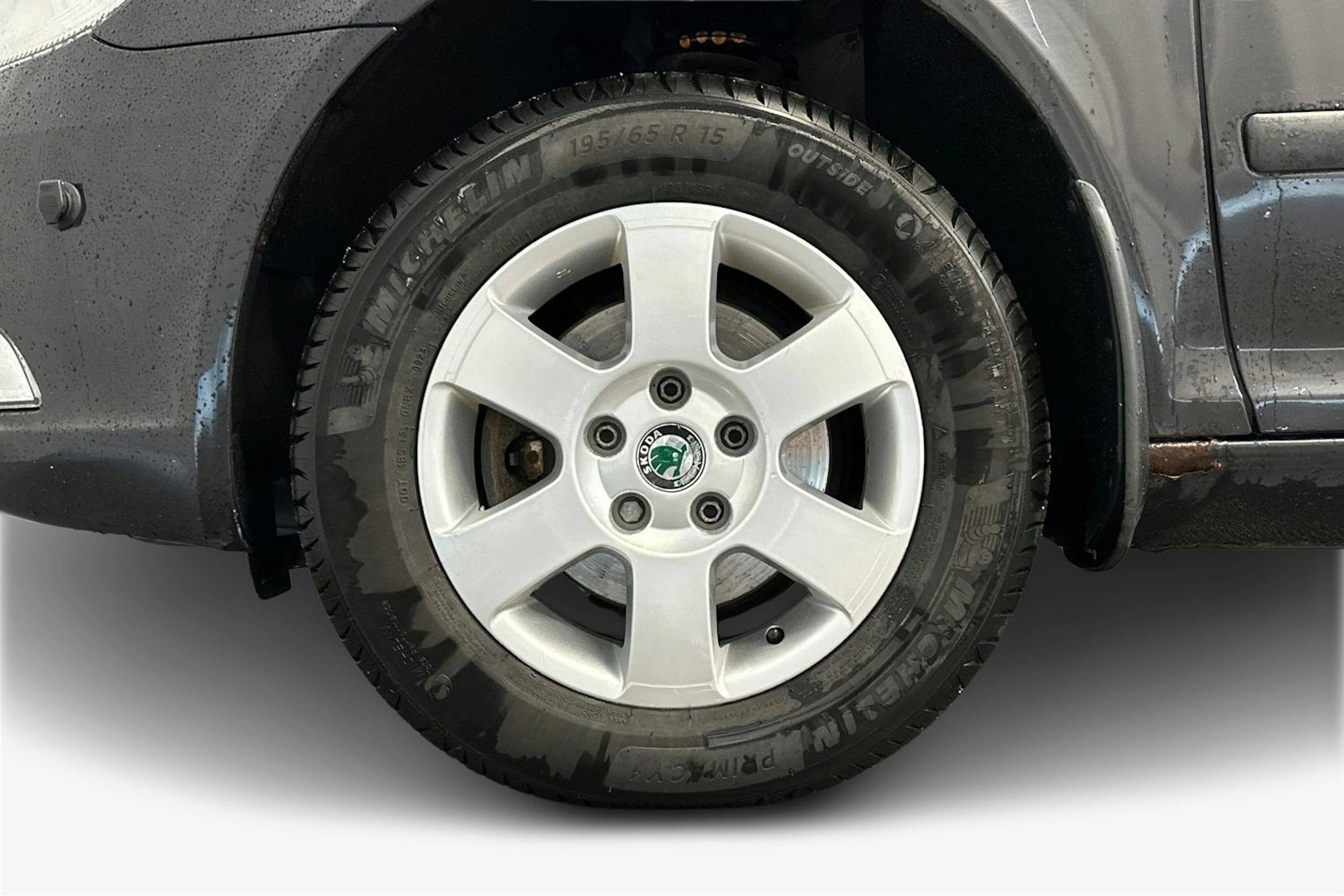 musta Skoda Octavia 2013 kuva 11.