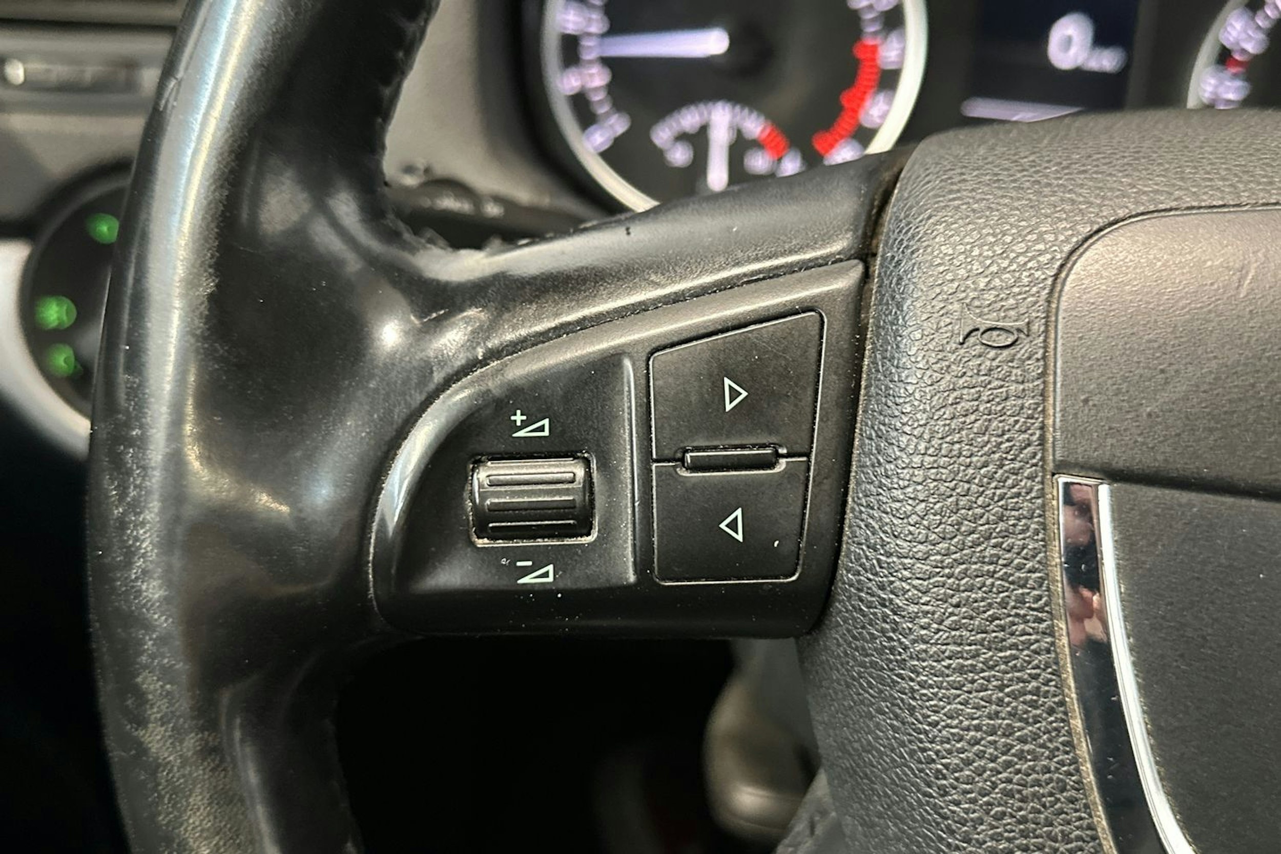 musta Skoda Octavia 2013 kuva 19.