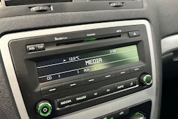 musta Skoda Octavia 2013 kuva 23.