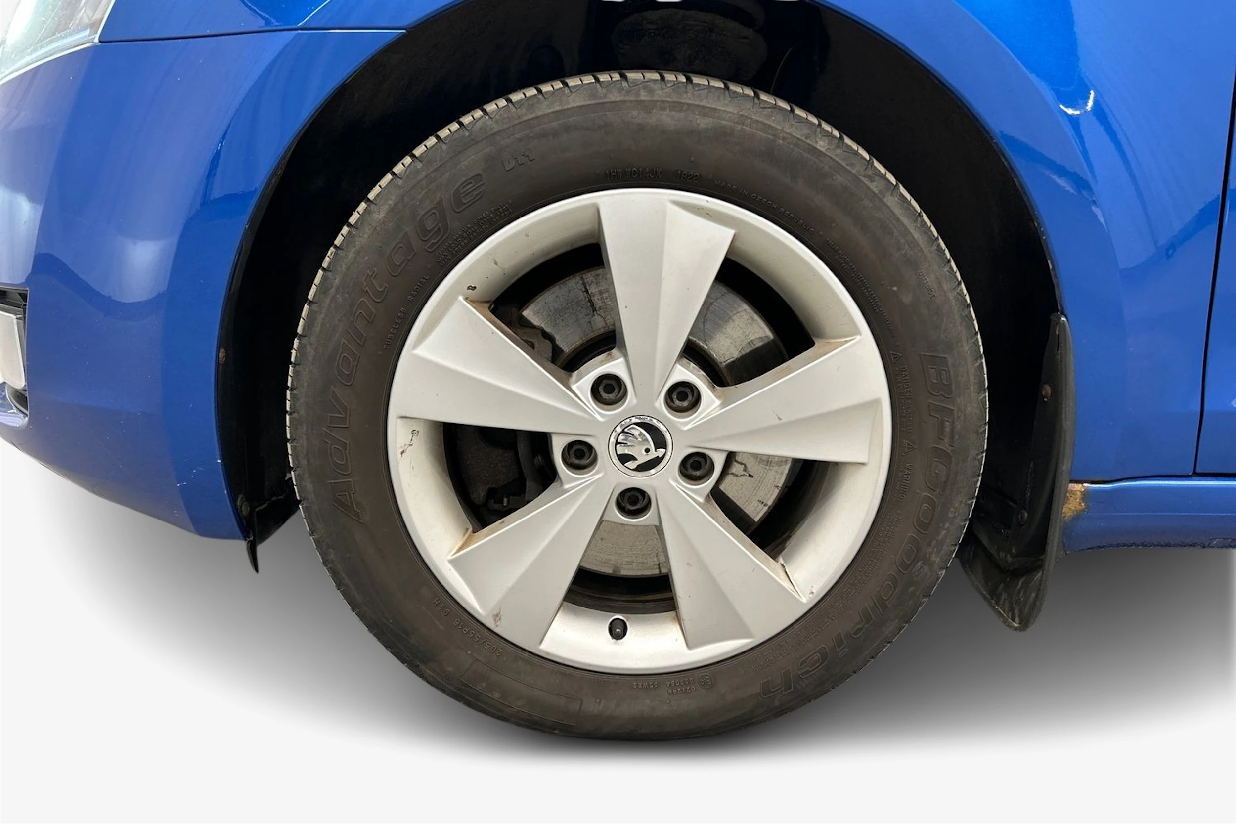 sininen Skoda Octavia 2013 kuva 9.