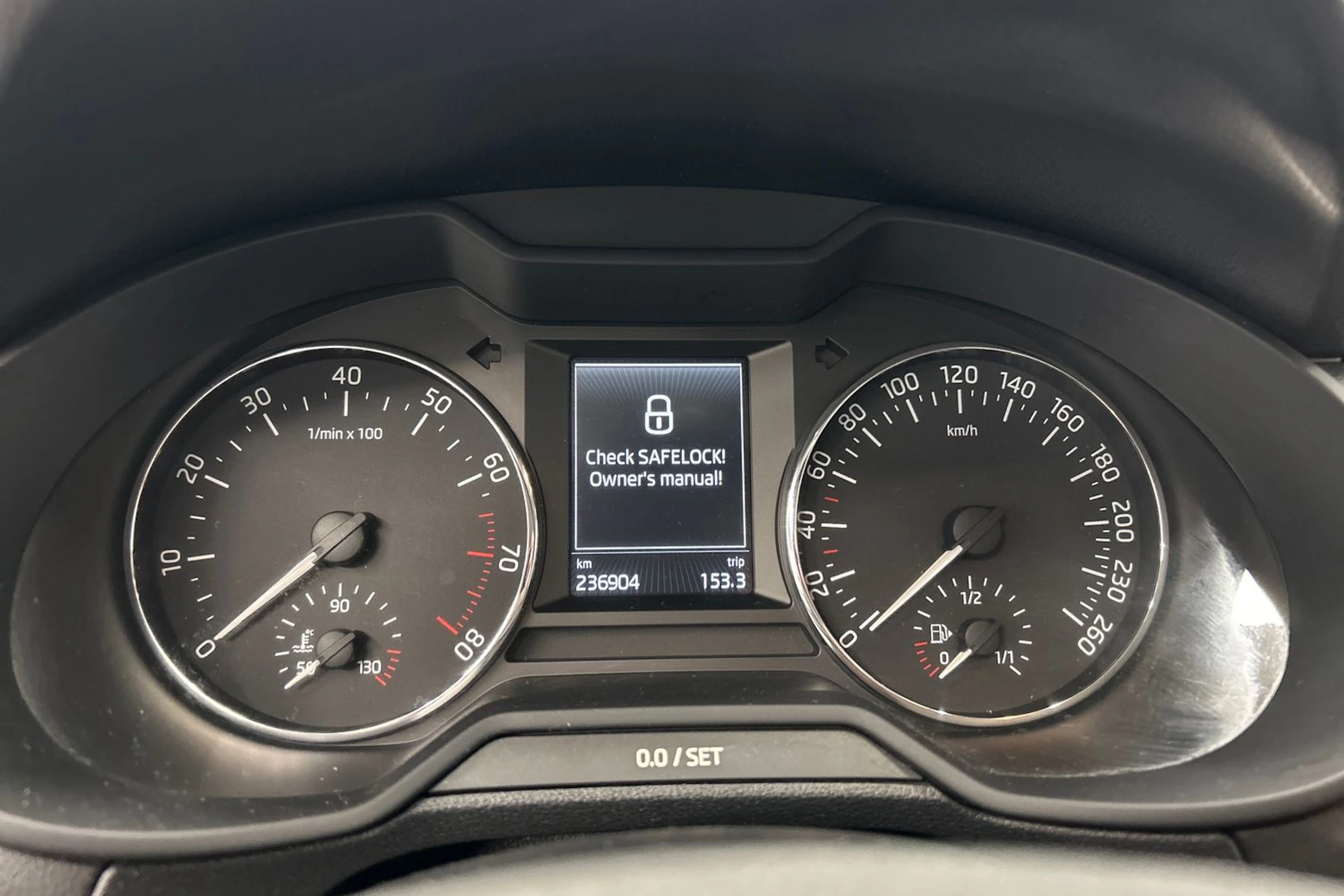 sininen Skoda Octavia 2013 kuva 16.