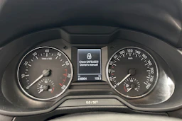 sininen Skoda Octavia 2013 kuva 16.