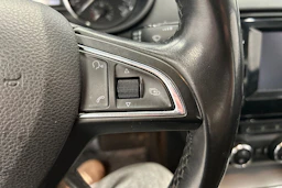 sininen Skoda Octavia 2013 kuva 18.