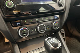 sininen Skoda Octavia 2013 kuva 20.