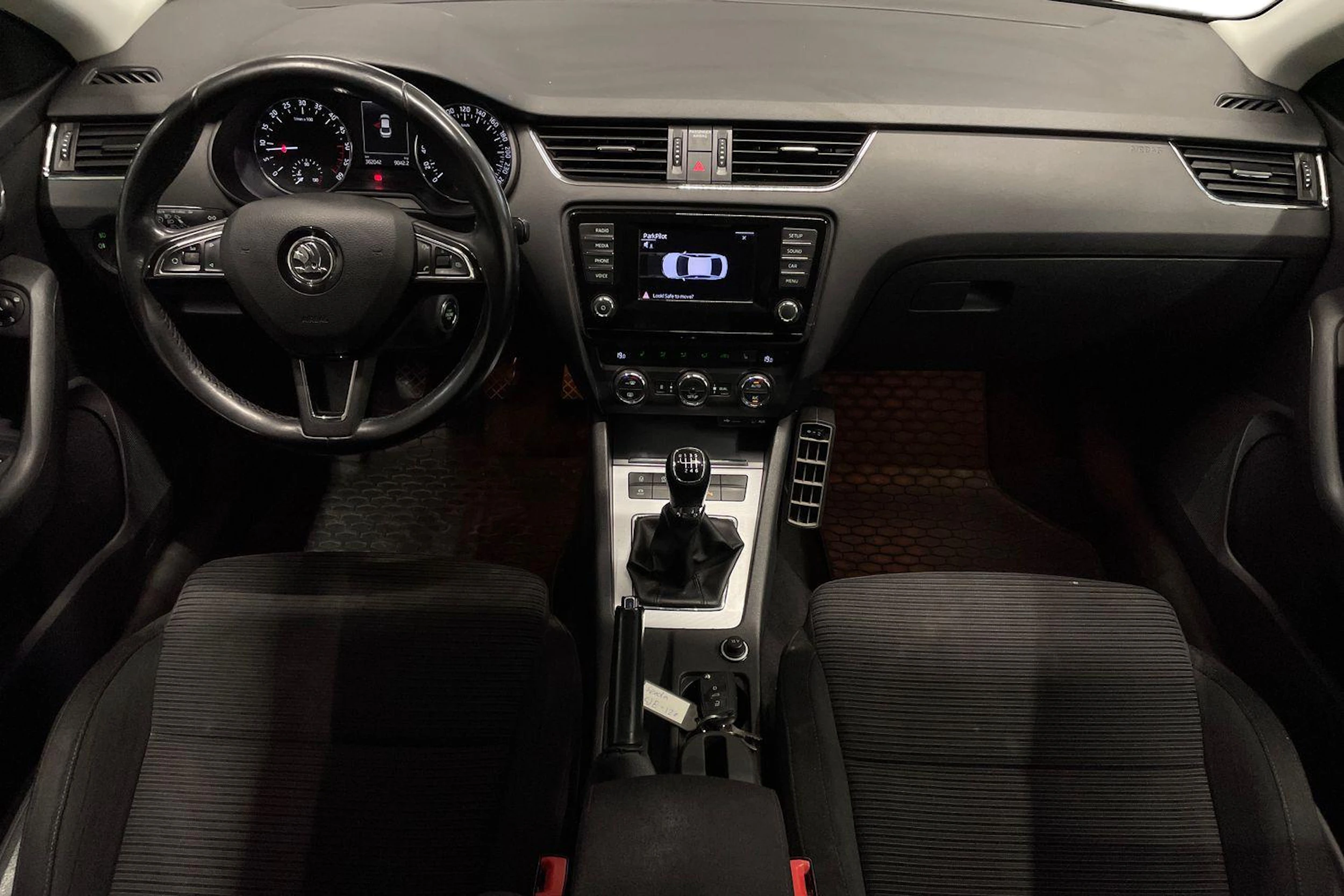 met. Ruskea (beige) Skoda OCTAVIA 2013 kuva 7.