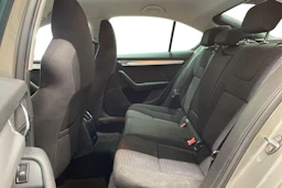 met. Ruskea (beige) Skoda OCTAVIA 2013 kuva 8.