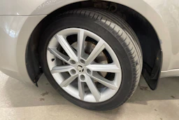 met. Ruskea (beige) Skoda OCTAVIA 2013 kuva 10.
