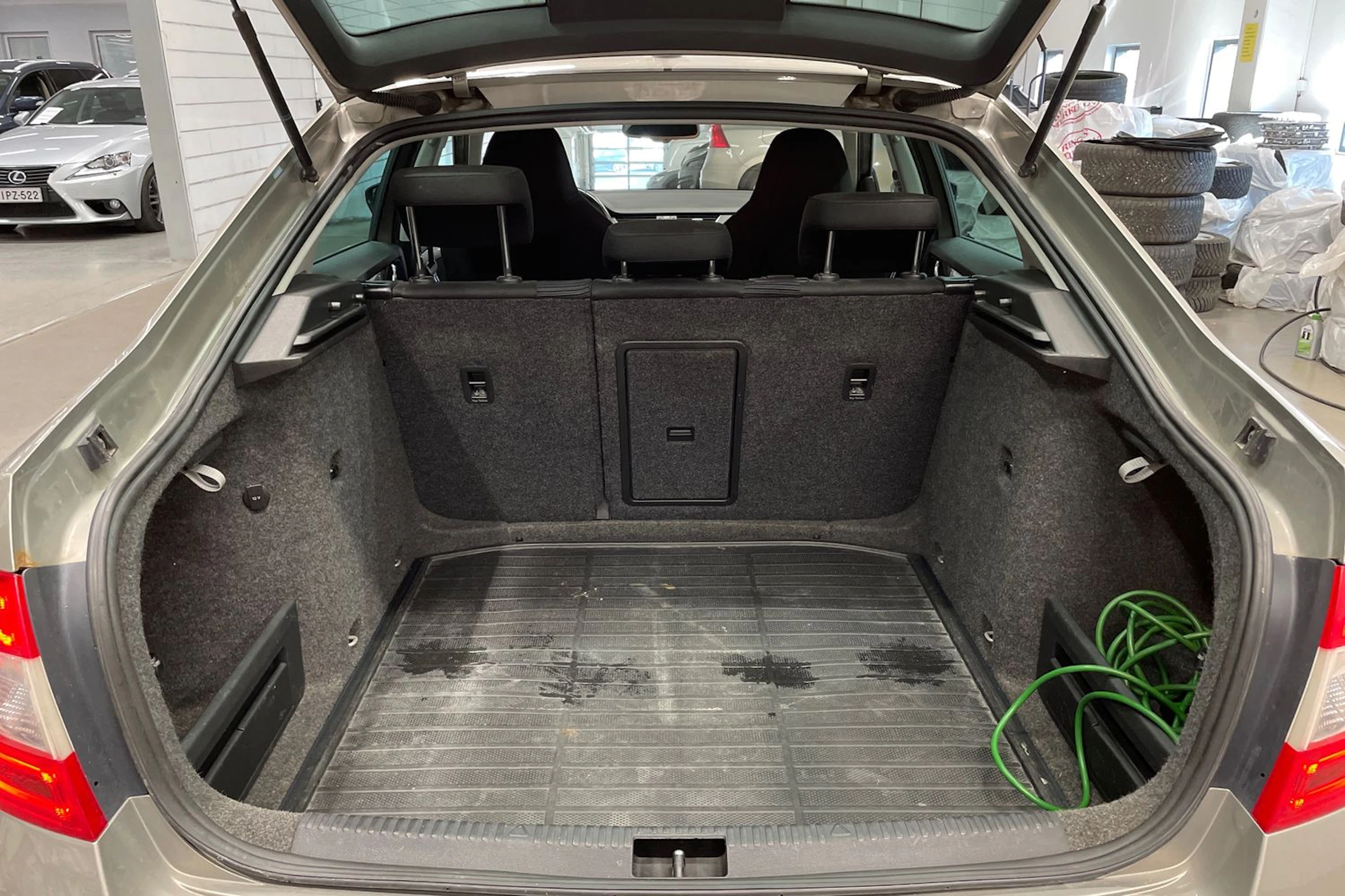 met. Ruskea (beige) Skoda OCTAVIA 2013 kuva 12.