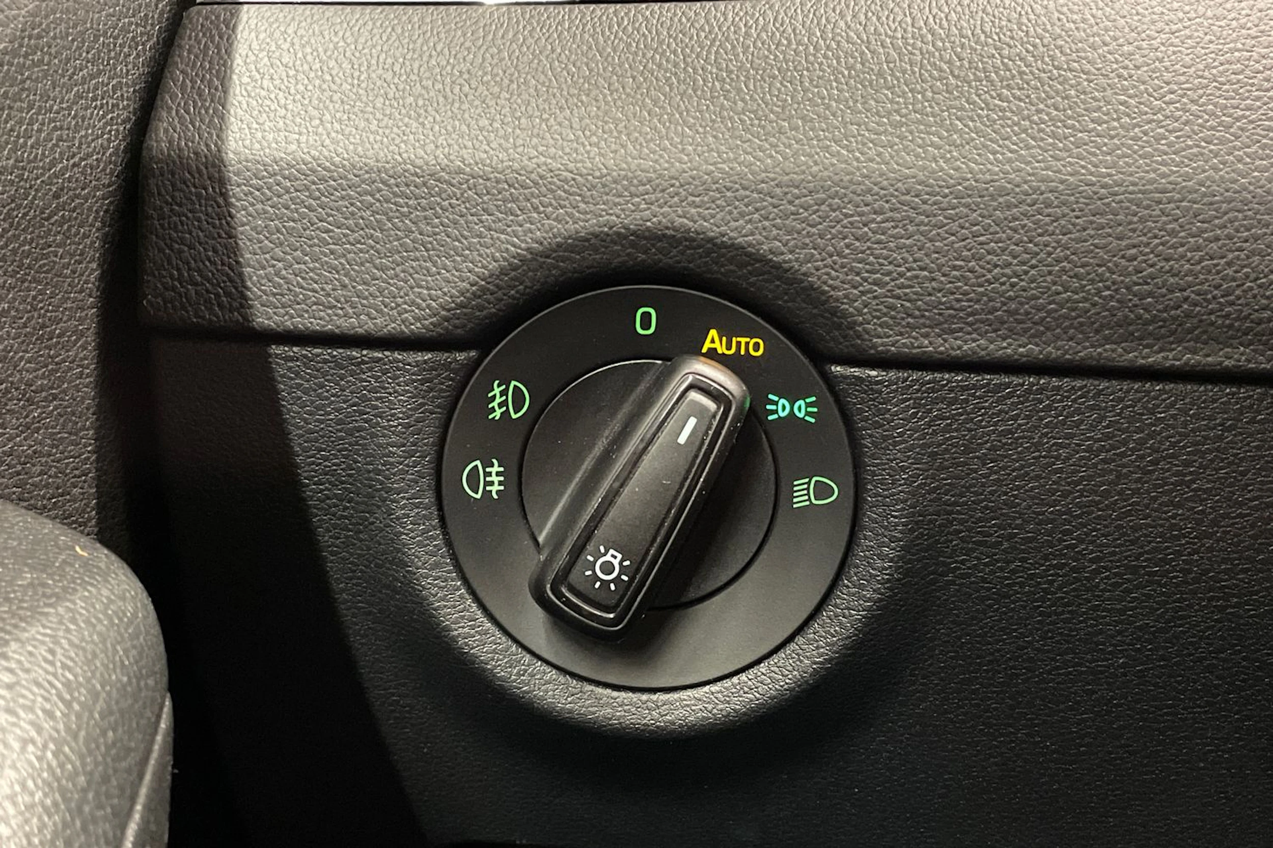 met. Ruskea (beige) Skoda OCTAVIA 2013 kuva 17.