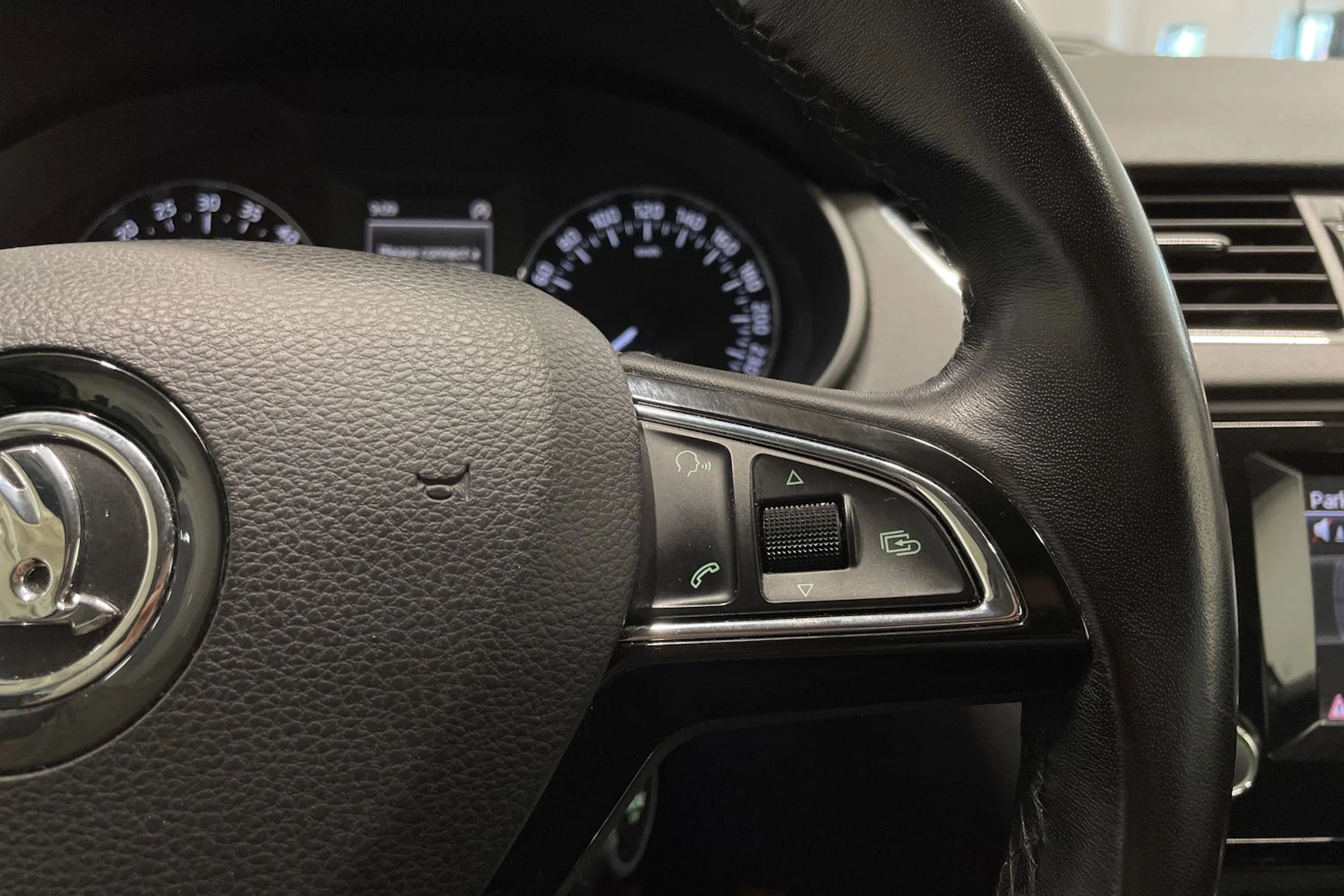 met. Ruskea (beige) Skoda OCTAVIA 2013 kuva 19.